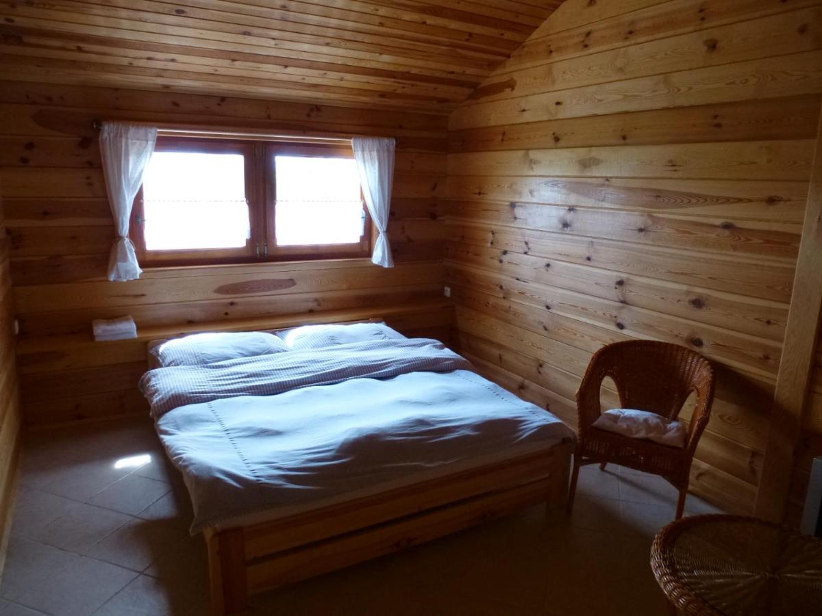 Restaurace Vraz Hotell Trhové Sviny Rom bilde