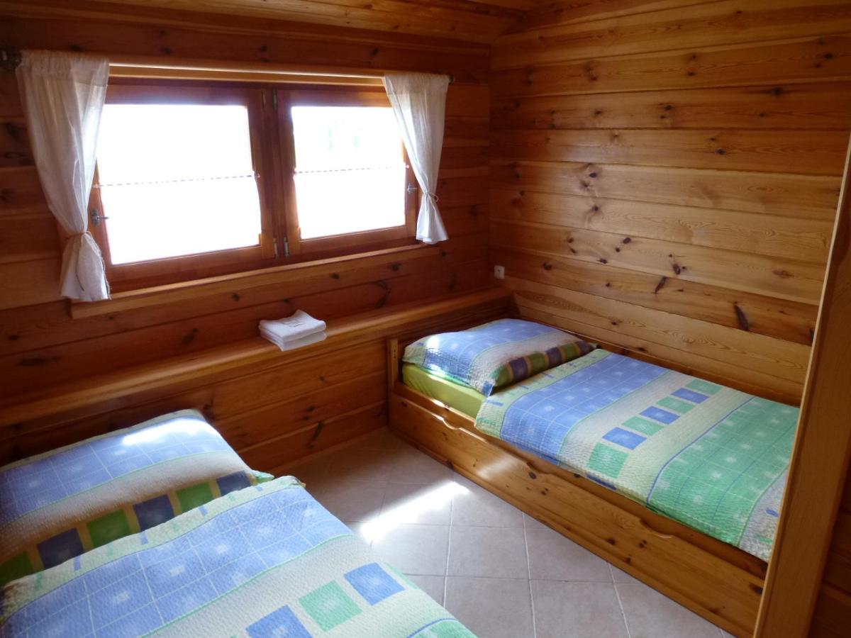 Restaurace Vraz Hotell Trhové Sviny Rom bilde